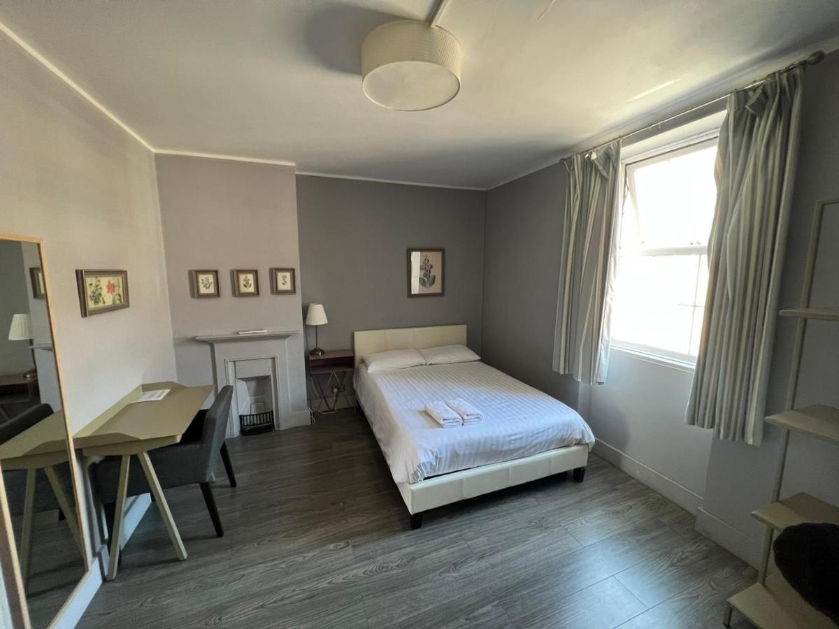 Petticoat Accommodations London Bagian luar foto
