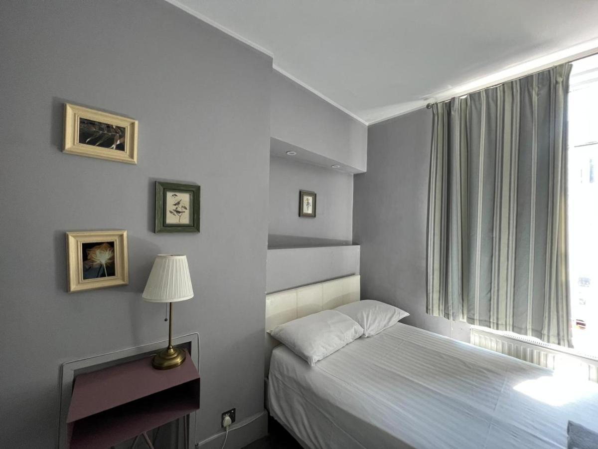 Petticoat Accommodations London Bagian luar foto